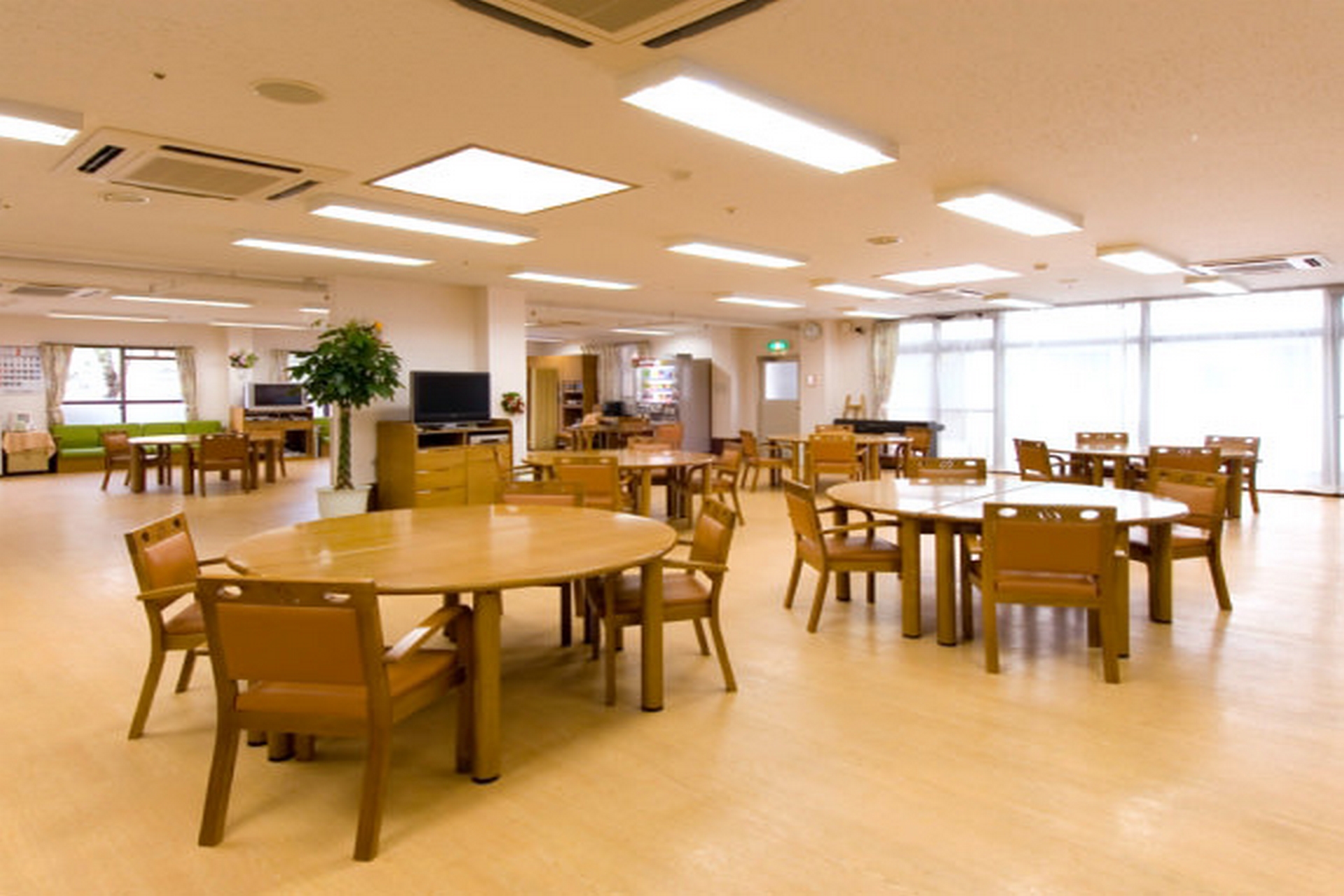 駅チカ♪実働7時間♪病棟手当・昇給・賞与あり◎安心して働ける病棟での介護のお仕事です!